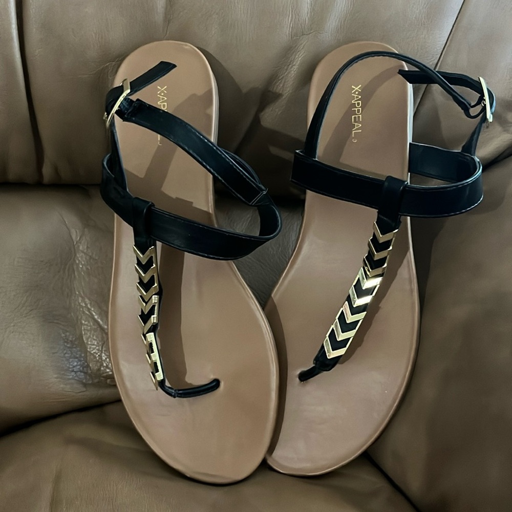 XAppeal t strap sandal black with gold chevron detail